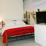 Maksym Homestay