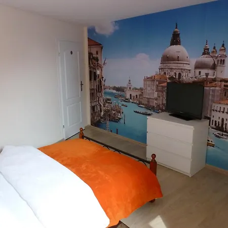 Maksym * 우스트론