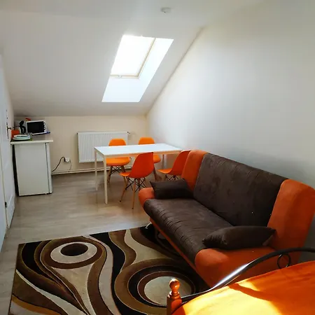 홈스테이 Maksym 우스트론