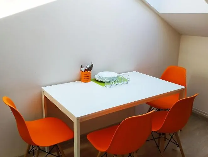 Maksym 홈스테이 우스트론