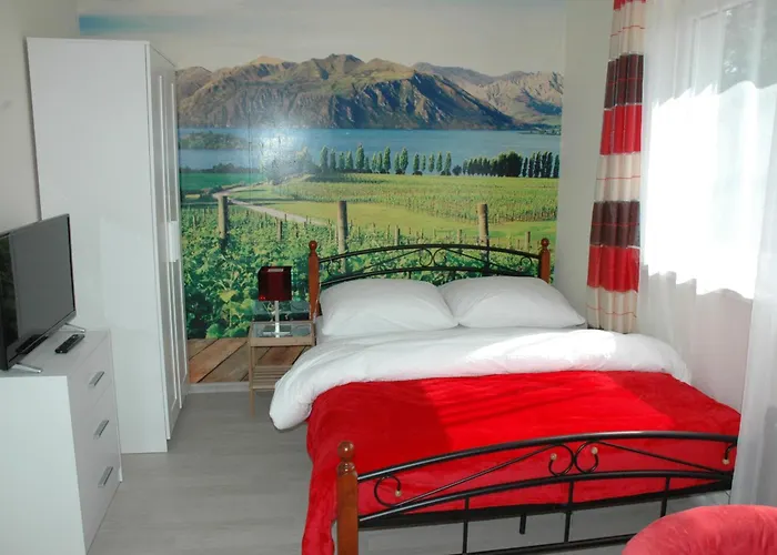 Maksym 홈스테이 우스트론